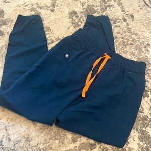 Figs women coral reef scrub jogger pants. Size medium